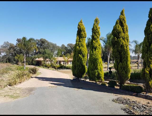 LAND FOR SALE IN KYALAMI